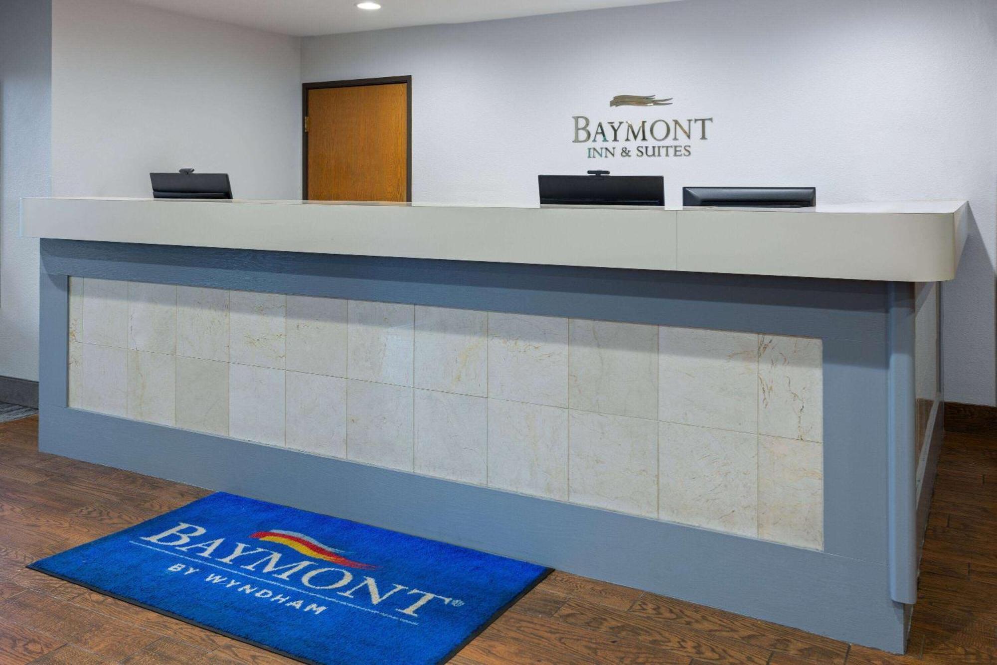 Baymont By Wyndham Lagrange Hotel Exterior foto